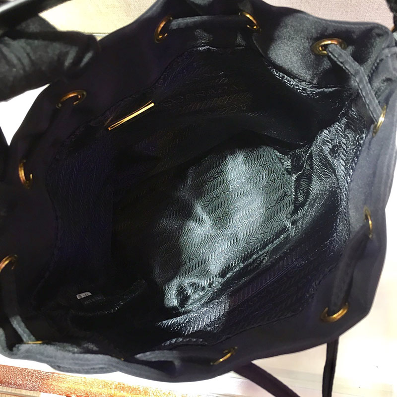 プラダ アウトレット PRADA デュエット Re-Nylon バケットバッグ 1BH1864_RV44_F0007_V_UOP ボルドー H品 プラダ 手提げバッグ - 画像 (3)