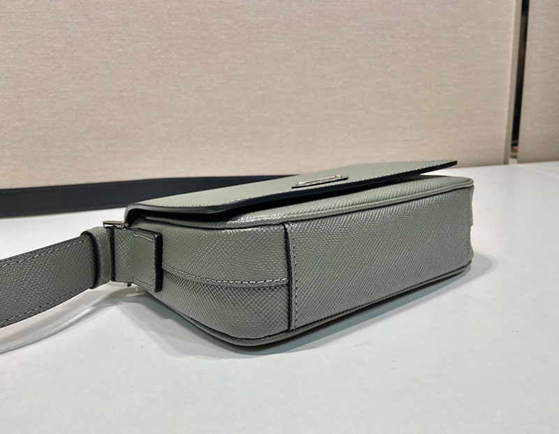 プラダ アウトレット PRADA サフィアーノレザー ショルダーバッグ 2VD059_9Z2_F0092_V_OOO サルビアグリーン H品 プラダ ショルダーバッグ メンズ - 画像 (6)