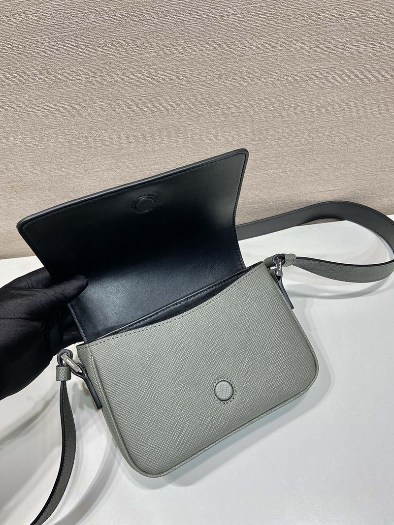 プラダ アウトレット PRADA サフィアーノレザー ショルダーバッグ 2VD059_9Z2_F0092_V_OOO サルビアグリーン H品 プラダ ショルダーバッグ メンズ - 画像 (5)