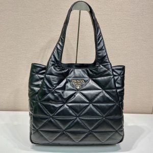 プラダ トートバッグ 公式