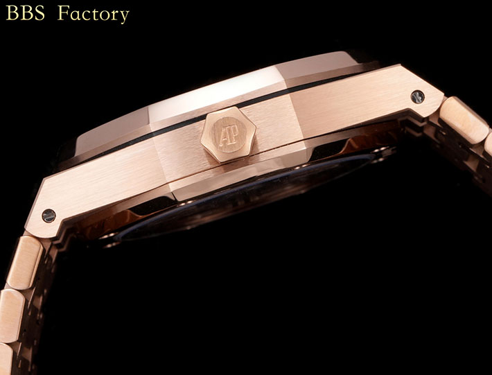 最高級オーデマピゲスーパーコピー ロイヤルオーク フライング トゥールビヨン 50周年記念 2522982 オーデマピゲ ロイヤルオークオフショア - 画像 (5)