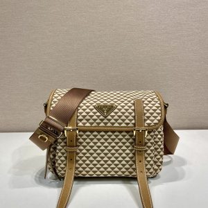 プラダ ショルダーバッグ レザー