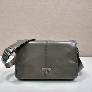 プラダ ショルダーバッグ メンズ