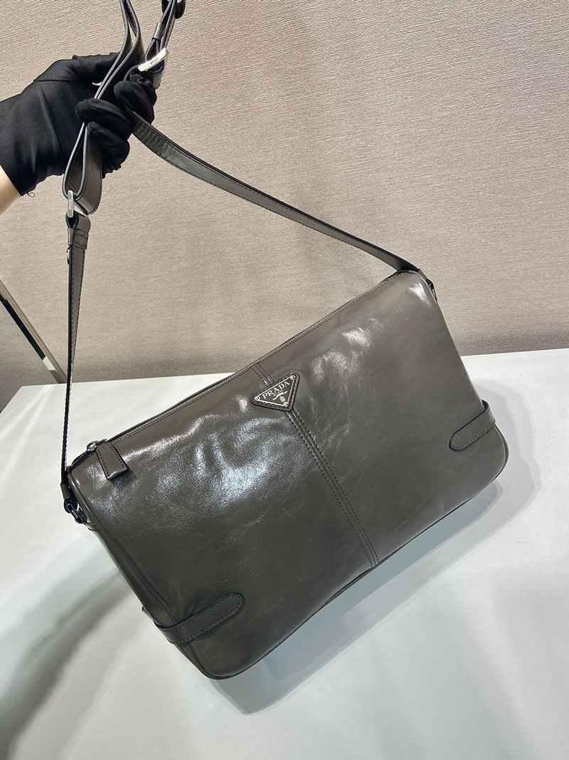 プラダ アウトレット PRADA ソフトルックスレザーショルダーバッグ 2VH187_2CYR_F0JDS_V_OOO グレー H品 プラダ ショルダーバッグ メンズ - 画像 (8)
