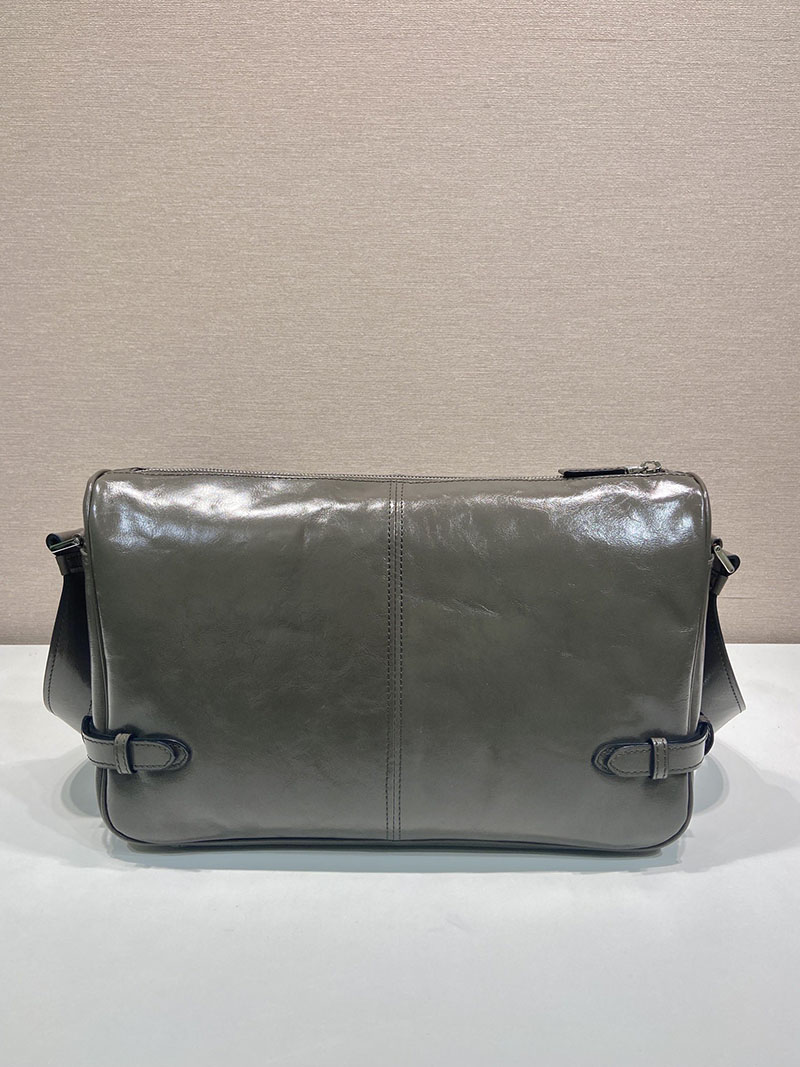 プラダ アウトレット PRADA ソフトルックスレザーショルダーバッグ 2VH187_2CYR_F0JDS_V_OOO グレー H品 プラダ ショルダーバッグ メンズ - 画像 (7)