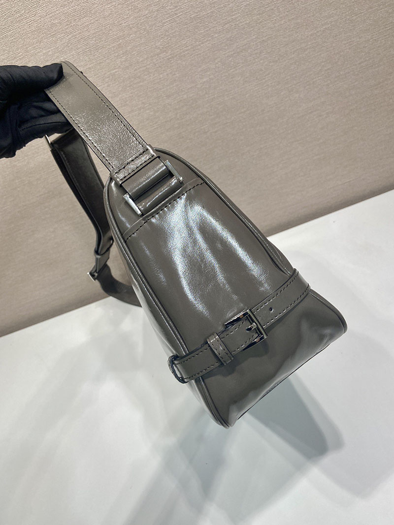 プラダ アウトレット PRADA ソフトルックスレザーショルダーバッグ 2VH187_2CYR_F0JDS_V_OOO グレー H品 プラダ ショルダーバッグ メンズ - 画像 (6)