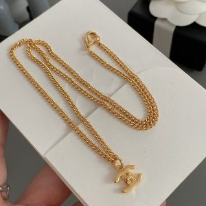 シャネル ロゴネックレス 公式