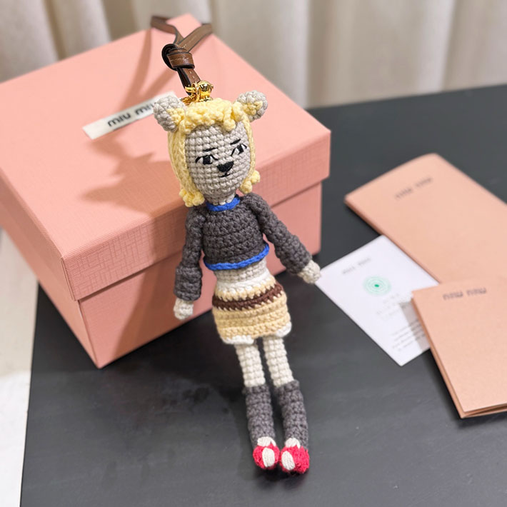 最高級MiuMiuスーパーコピー テクニカルヤーン トリック ミュウミュウ バッグチャーム 5TT214_2CU3_F0KIV - 画像 (7)