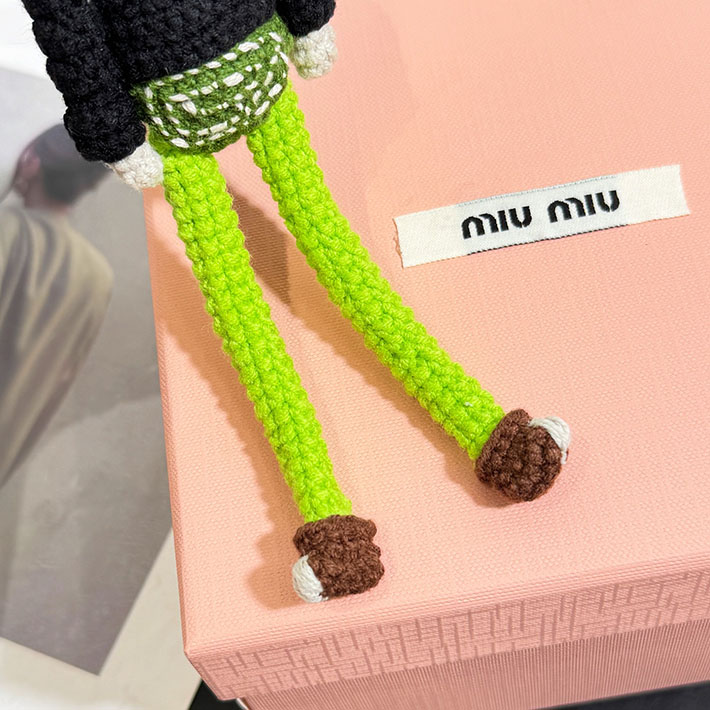 最高級MiuMiuスーパーコピー テクニカルヤーン トリック ミュウミュウ バッグチャーム 5TT213_2CU2_F0G5R - 画像 (6)