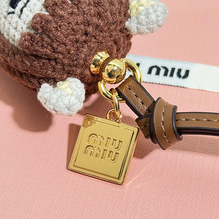 最高級MiuMiuスーパーコピー テクニカルヤーン トリック ミュウミュウ バッグチャーム 5TT213_2CU2_F0G5R - 画像 (5)