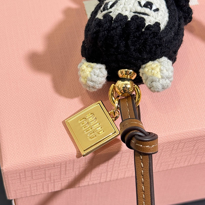 最高級MiuMiuスーパーコピー テクニカルヤーン トリック ミュウミュウ バッグチャーム 5TT216_2CU5_F057L - 画像 (3)