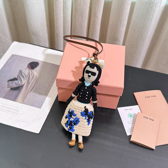 最高級MiuMiuスーパーコピー テクニカルヤーン トリック ミュウミュウ バッグチャーム 5TT215_2CU4_F022X - 画像 (9)