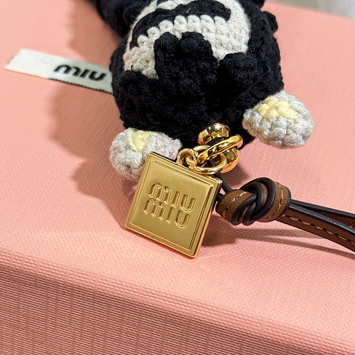 最高級MiuMiuスーパーコピー テクニカルヤーン トリック ミュウミュウ バッグチャーム 5TT215_2CU4_F022X - 画像 (2)