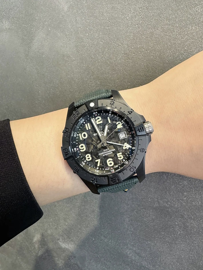 最高級ブライトリングスーパーコピー Breitling アベンジャー オートマチック GMT 44 ナイトミッション S32320101B1X1 - 画像 (8)