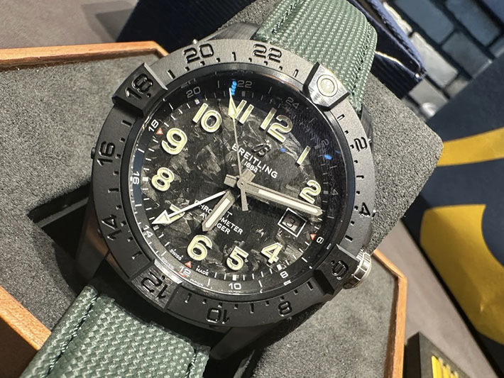 最高級ブライトリングスーパーコピー Breitling アベンジャー オートマチック GMT 44 ナイトミッション S32320101B1X1 - 画像 (3)