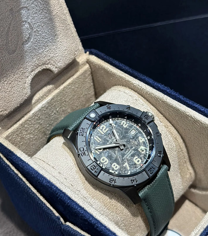 最高級ブライトリングスーパーコピー Breitling アベンジャー オートマチック GMT 44 ナイトミッション S32320101B1X1 - 画像 (2)