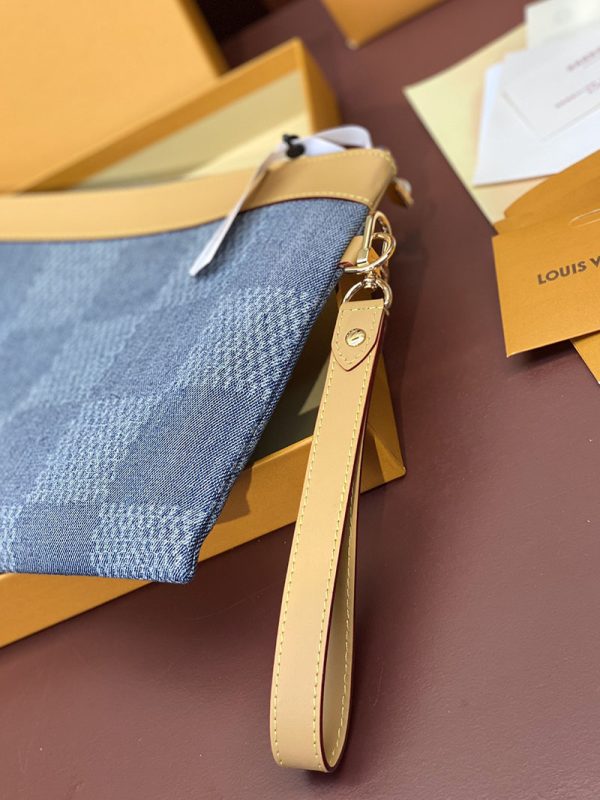 ルイヴィトン アウトレット 店舗 LOUIS VUITTON ポシェット･トゥ･ゴー モノグラム･シャドウ lv301813 ヴィトン デニム バッグ コーデ - 画像 (5)