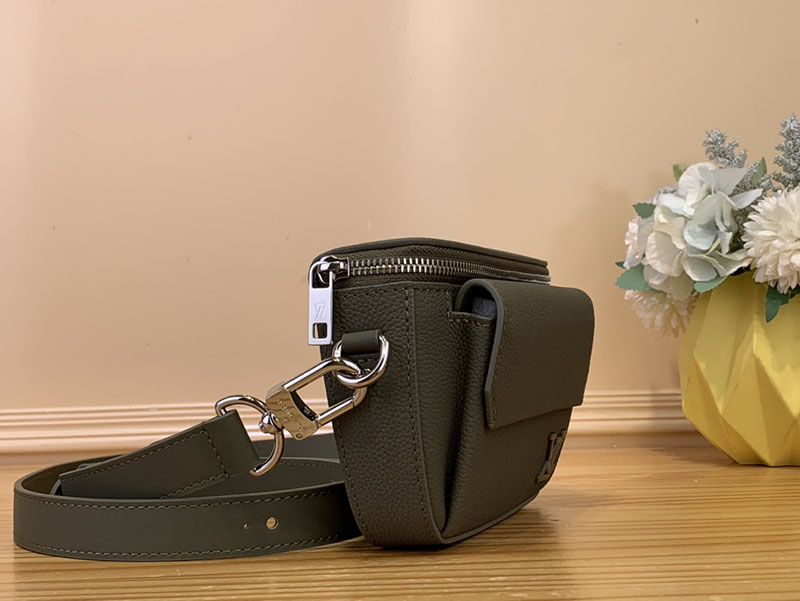 ルイヴィトン アウトレット 店舗 LOUIS VUITTON パイロット・ウェアラブル ウォレット lv301866 ルイヴィトン メンズ バッグ ランキング - 画像 (9)