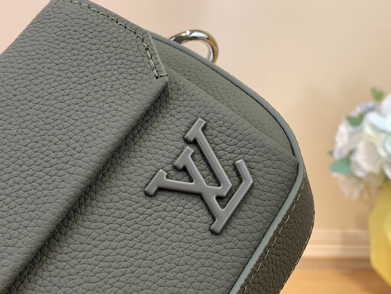 ルイヴィトン アウトレット 店舗 LOUIS VUITTON パイロット・ウェアラブル ウォレット lv301866 ルイヴィトン メンズ バッグ ランキング - 画像 (5)