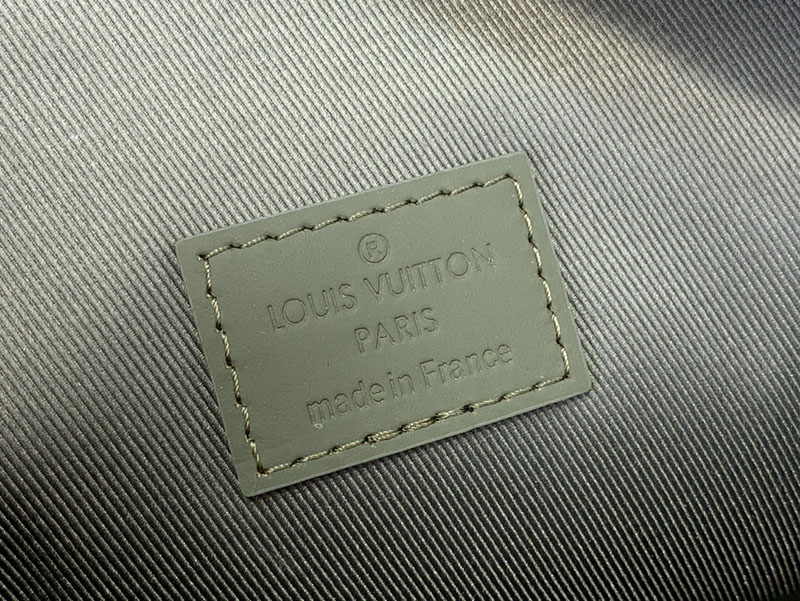 ルイヴィトン アウトレット 店舗 LOUIS VUITTON パイロット・ウェアラブル ウォレット lv301866 ルイヴィトン メンズ バッグ ランキング - 画像 (2)