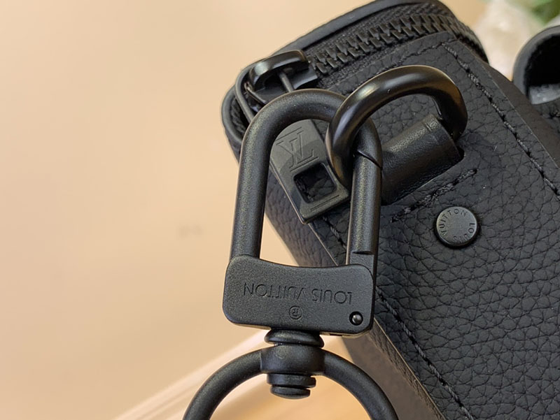 ルイヴィトン アウトレット 店舗 LOUIS VUITTON パイロット・ウェアラブル ウォレット M83563 メンズバッグ 流行り - 画像 (5)