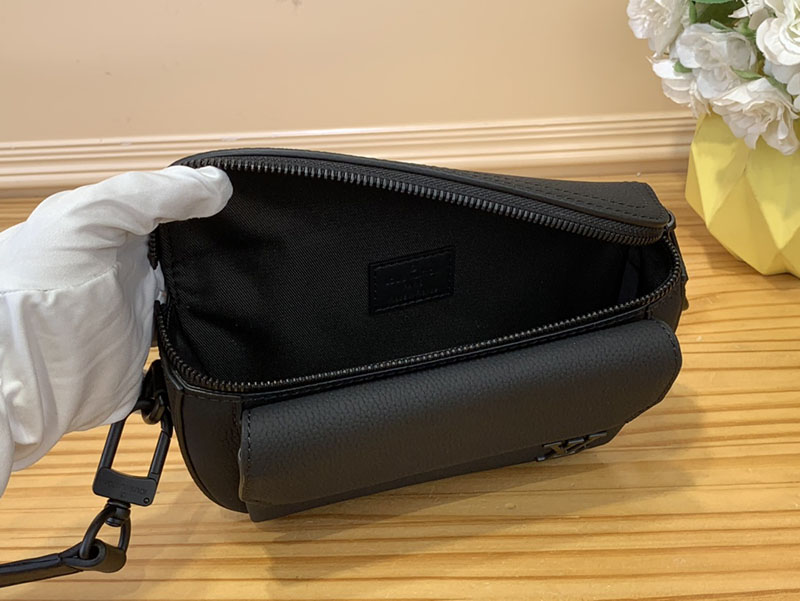 ルイヴィトン アウトレット 店舗 LOUIS VUITTON パイロット・ウェアラブル ウォレット M83563 メンズバッグ 流行り - 画像 (3)