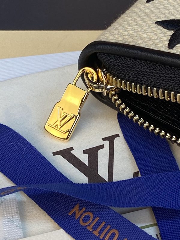 ルイヴィトン アウトレット 店舗 LOUIS VUITTON M82529 ラウンドファスナー コットン ジッピー・ウォレット - 画像 (2)