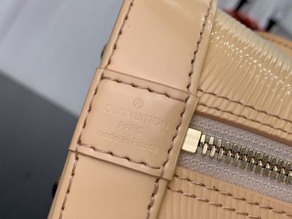ルイヴィトン アウトレット 店舗 LOUIS VUITTON アルマ BB エピ　エレガントベージュ lv301890 ルイヴィトン エピ バッグ 新作 - 画像 (4)