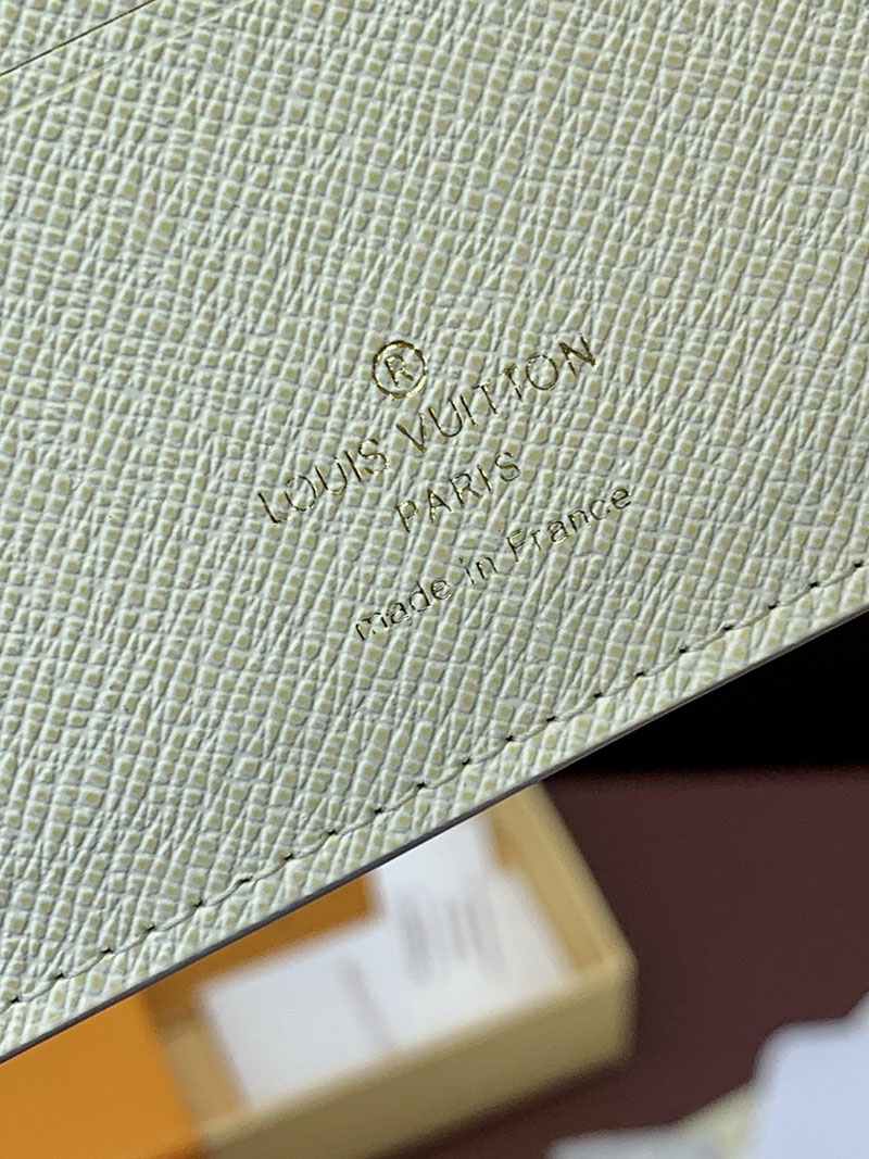 ルイヴィトン アウトレット 店舗 ポルトフォイユ・ミュルティプル モノグラム・クラギー lv301920 ルイヴィトン 財布 二つ折り 小銭入れあり - 画像 (4)