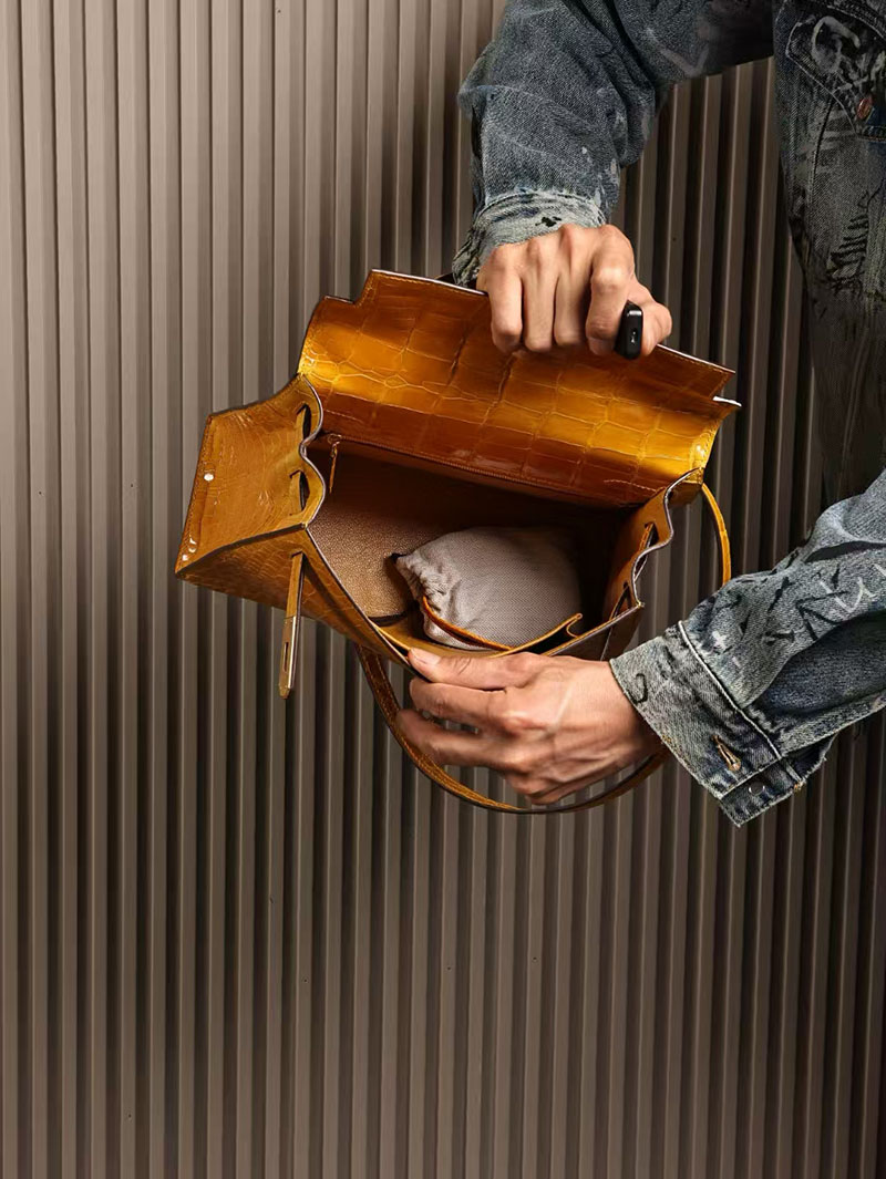 エルメスコピー HERMES ケリー28 外縫い ジョーヌアンブル クロコダイル アリゲーターマット ゴールド金具 2524011 - 画像 (4)