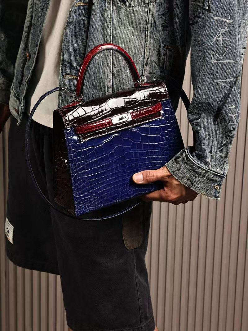 エルメスコピー HERMES ケリー25 外縫い ブルーエレクトリック/ルージュセリエ クロコダイル アリゲーターマット シルバー金具 2524013 - 画像 (3)