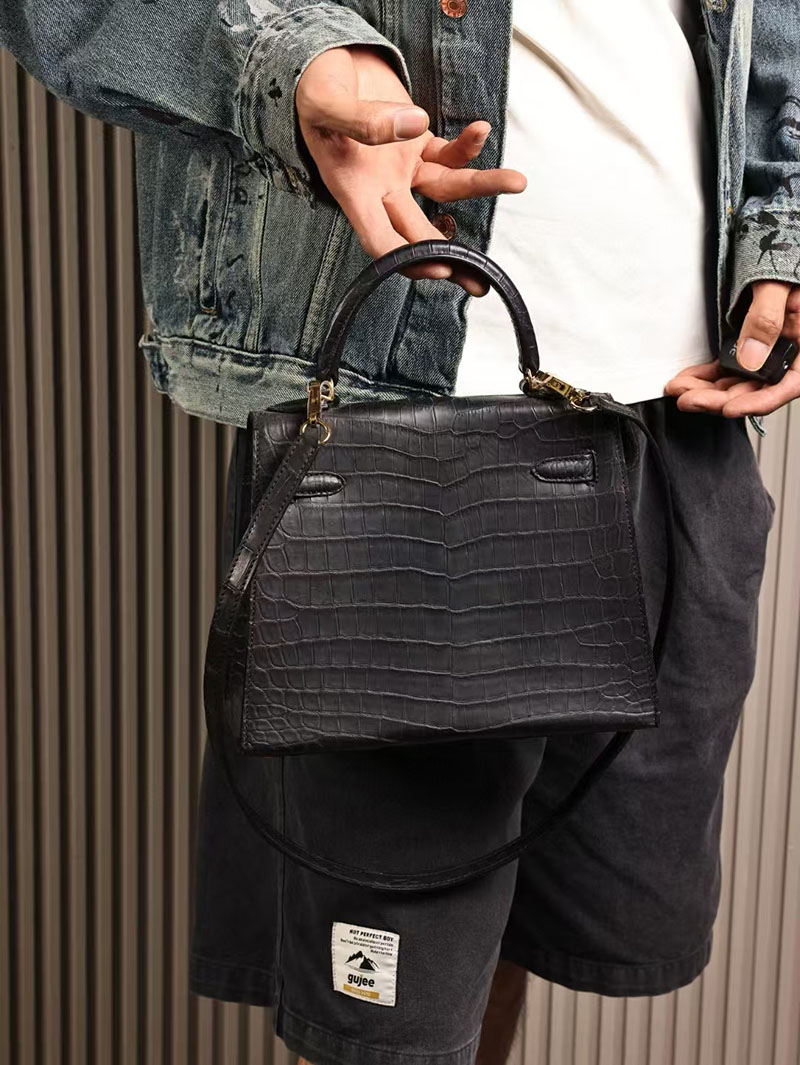 エルメスコピー HERMES ケリー25 外縫い 黒 ブラック クロコダイル アリゲーターマット ゴールド金具 2524015 - 画像 (4)