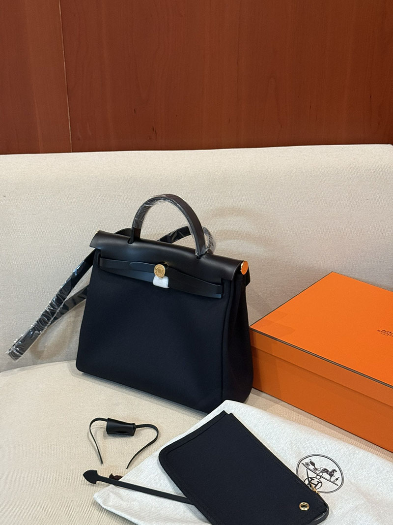 エルメスコピー HERMES エールバッグジップ 31 PM 黒 ブラック トワルアッシュ ゴールド金具 2524021 エールバッグジップ31 定価 - 画像 (7)