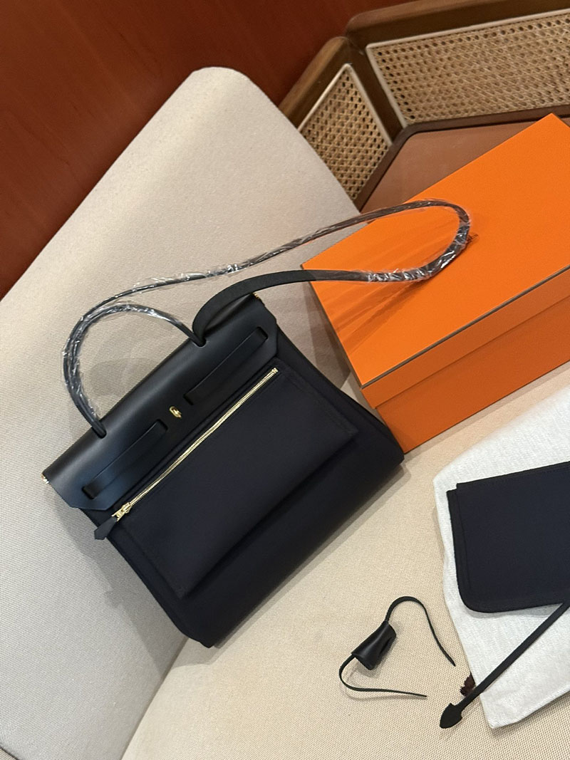 エルメスコピー HERMES エールバッグジップ 31 PM 黒 ブラック トワルアッシュ ゴールド金具 2524021 エールバッグジップ31 定価 - 画像 (3)
