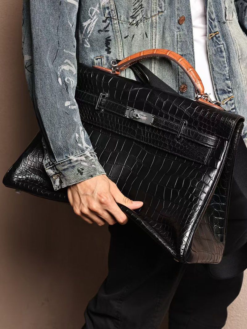 エルメス メンズバッグ 新作 HERMES マキシケリー 42cm 内縫い 黒/ゴールド クロコダイル ニロティカスマット シルバー金具 2524042 - 画像 (9)