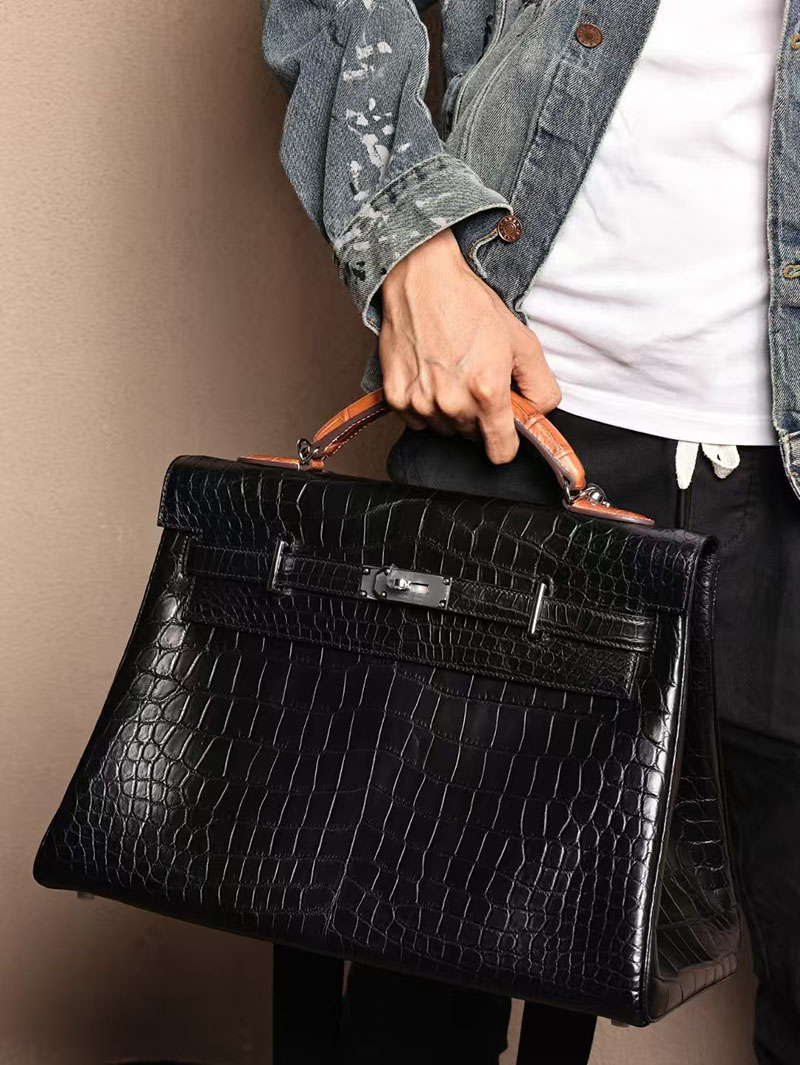 エルメス メンズバッグ 新作 HERMES マキシケリー 42cm 内縫い 黒/ゴールド クロコダイル ニロティカスマット シルバー金具 2524042 - 画像 (5)