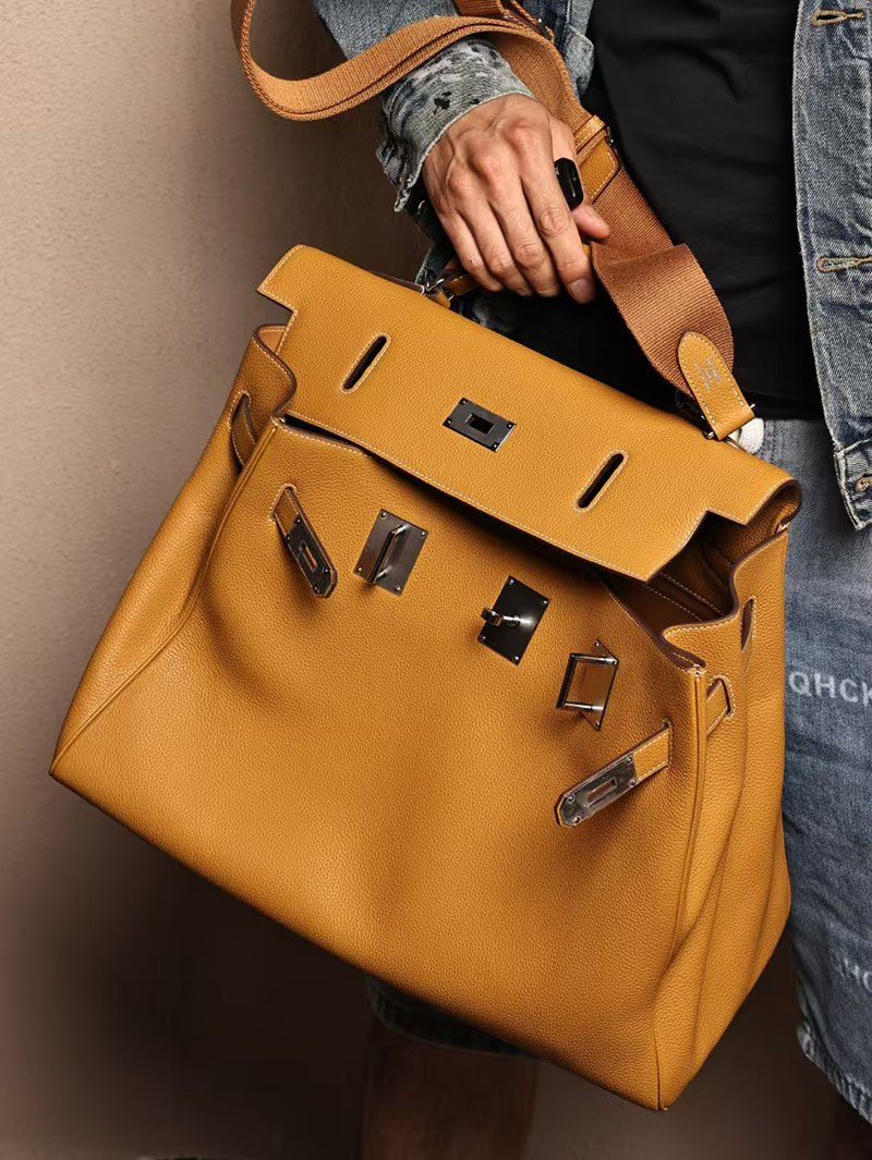 エルメス メンズバッグ 新作 HERMES マキシケリー 42cm 内縫い ナチュラルサブレ トゴ シルバー金具 2524046 - 画像 (2)