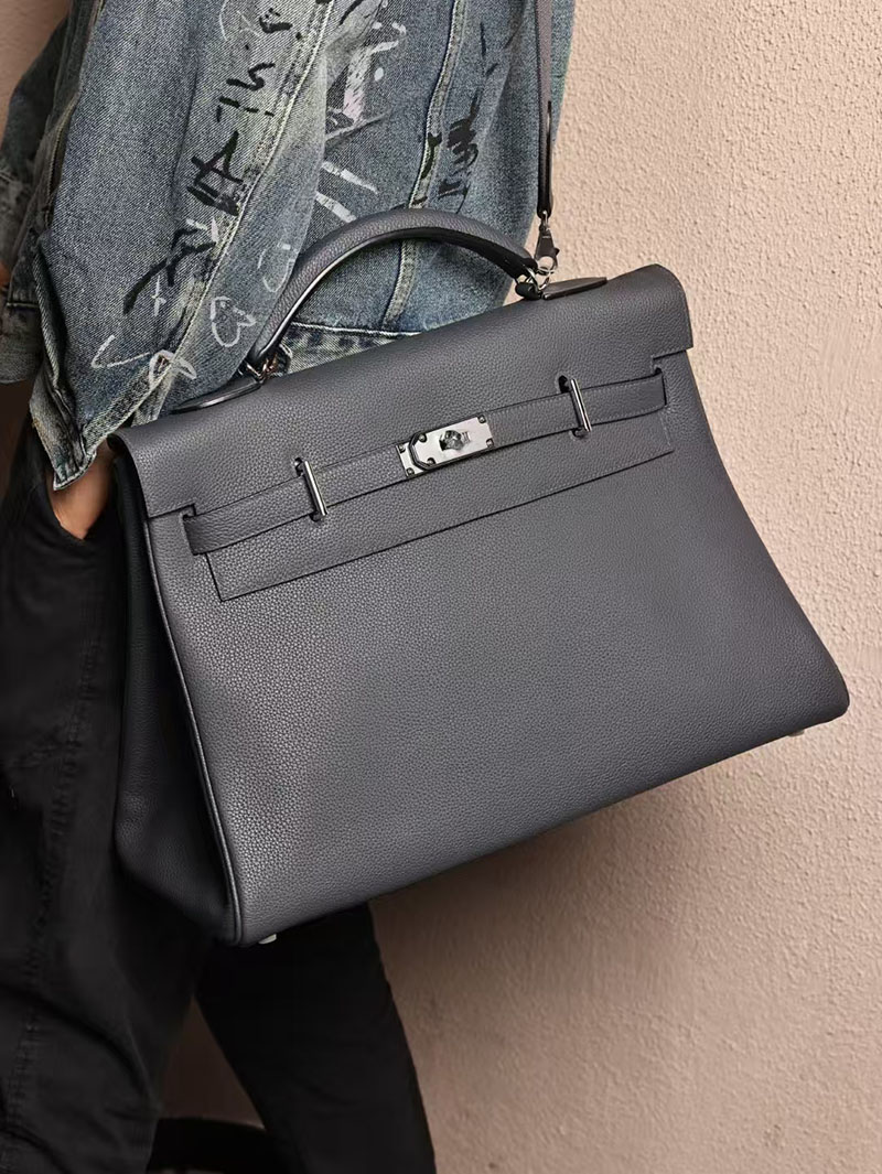 エルメス メンズバッグ 新作 HERMES マキシケリー 42cm 内縫い グリミスティ トゴ シルバー金具 2524047 - 画像 (4)
