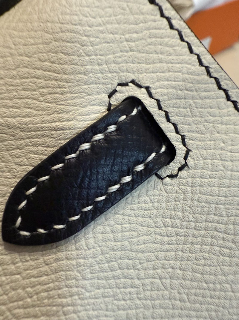 エルメスコピー ケリー25 定価 HERMES ケリー25 外縫い クレ/黒 ブラック ヴォーエプソン ゴールド金具 2524060 - 画像 (9)