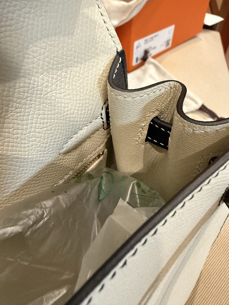 エルメスコピー ケリー25 定価 HERMES ケリー25 外縫い クレ/黒 ブラック ヴォーエプソン ゴールド金具 2524060 - 画像 (6)