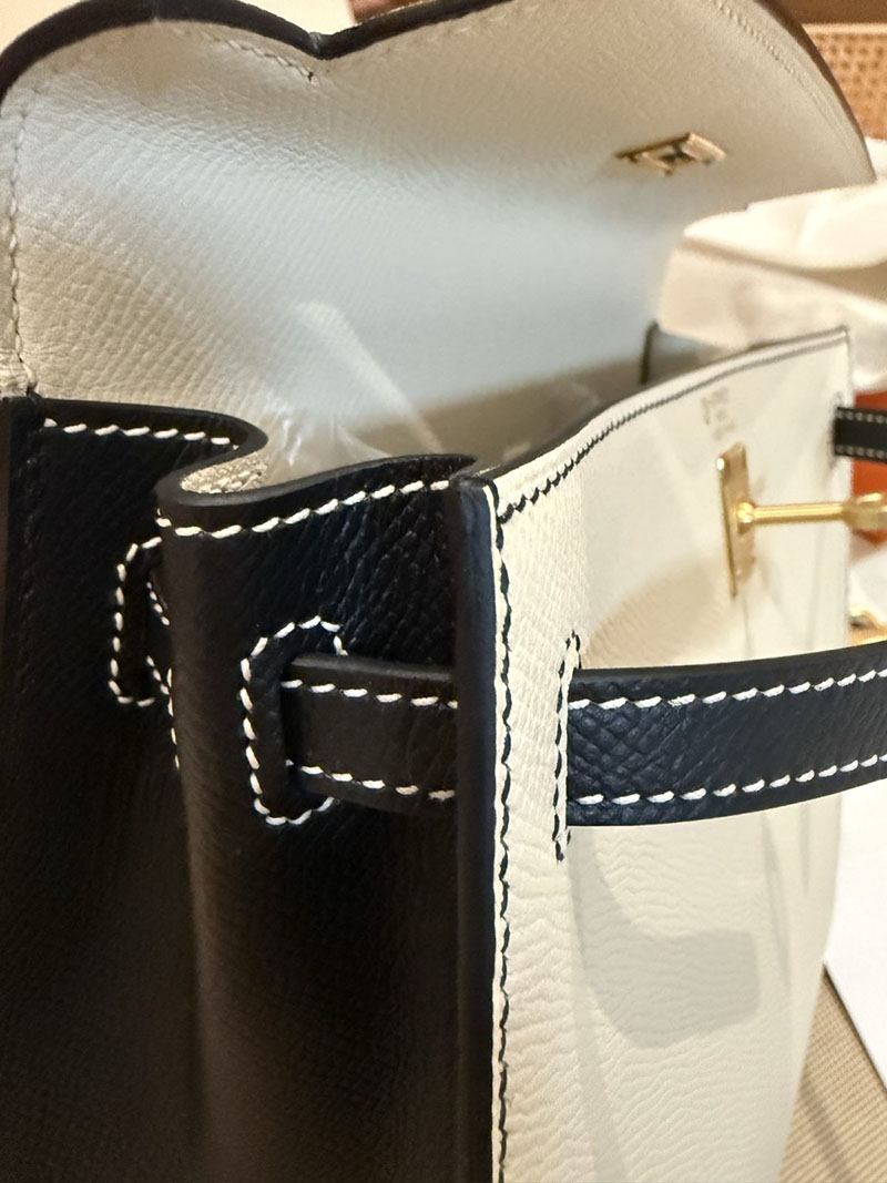 エルメスコピー ケリー25 定価 HERMES ケリー25 外縫い クレ/黒 ブラック ヴォーエプソン ゴールド金具 2524060 - 画像 (4)