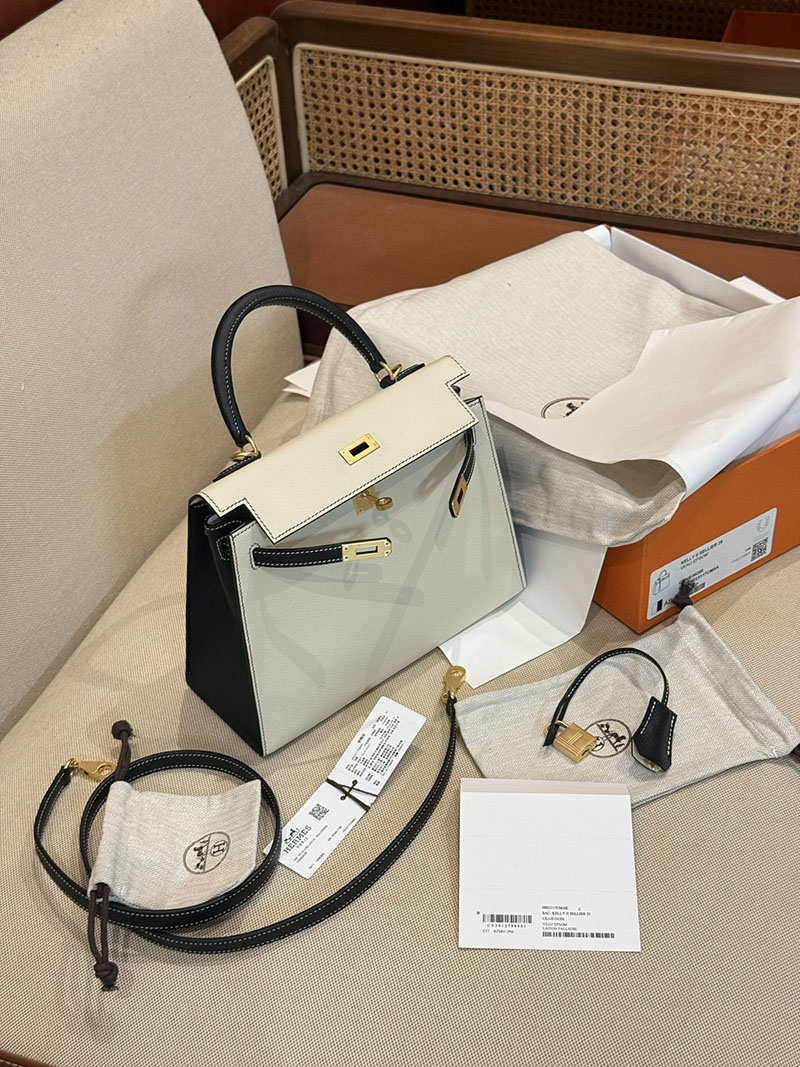 エルメスコピー ケリー25 定価 HERMES ケリー25 外縫い クレ/黒 ブラック ヴォーエプソン ゴールド金具 2524060 - 画像 (20)