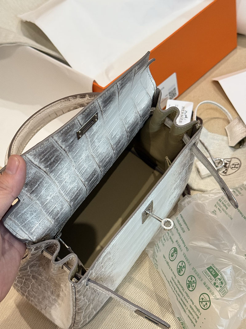 エルメスコピー HERMES ケリー25 内縫い ヒマラヤ クロコダイル ニロティカスマット ゴールド金具 2524062 - 画像 (9)