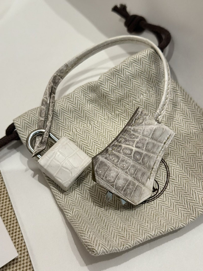エルメスコピー HERMES ケリー25 内縫い ヒマラヤ クロコダイル ニロティカスマット ゴールド金具 2524062 - 画像 (3)