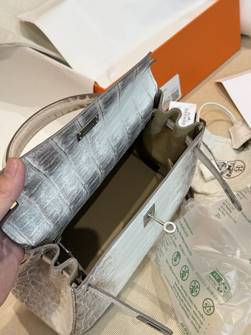 エルメスコピー HERMES ケリー25 内縫い ヒマラヤ クロコダイル ニロティカスマット ゴールド金具 2524062 - 画像 (26)