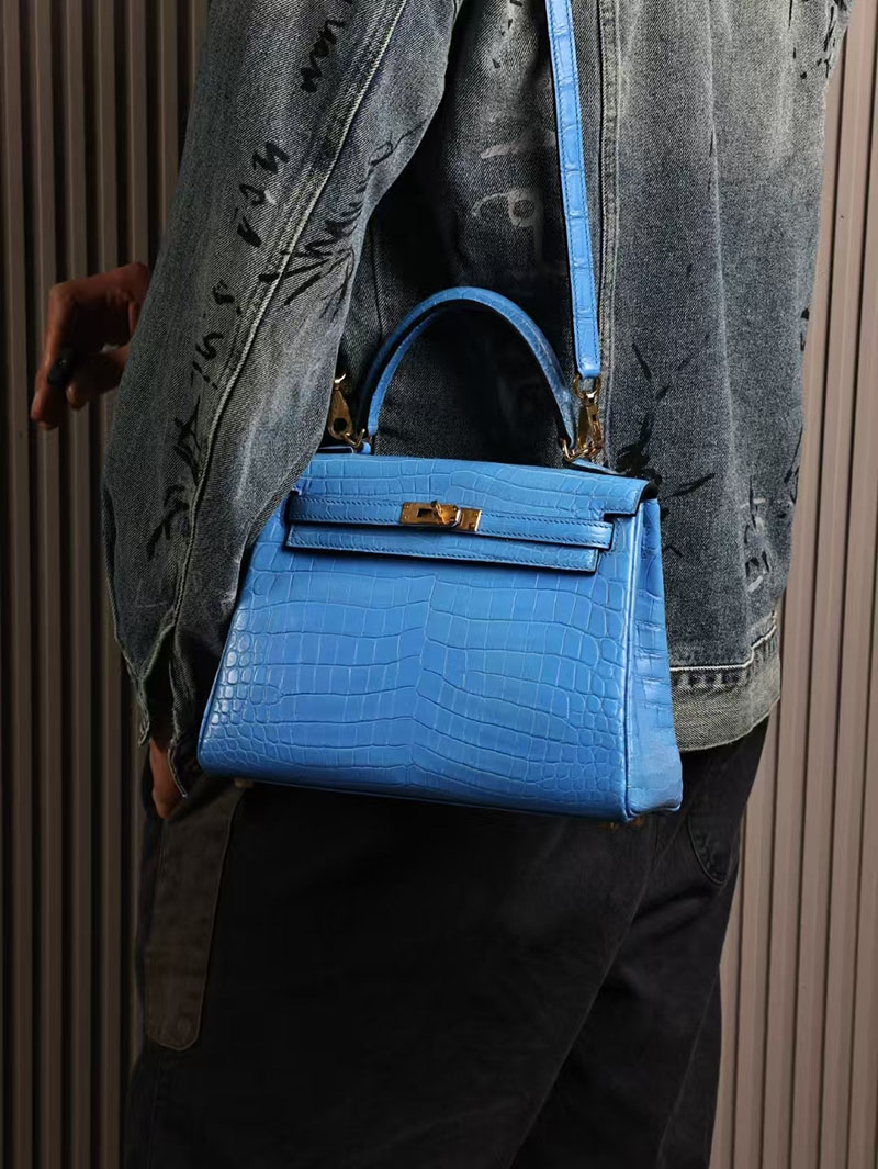 エルメスコピー ケリー25 定価 HERMES ケリー25 内縫い ブルーイドラ クロコダイル ニロティカスマット ゴールド金具 2524066 - 画像 (3)