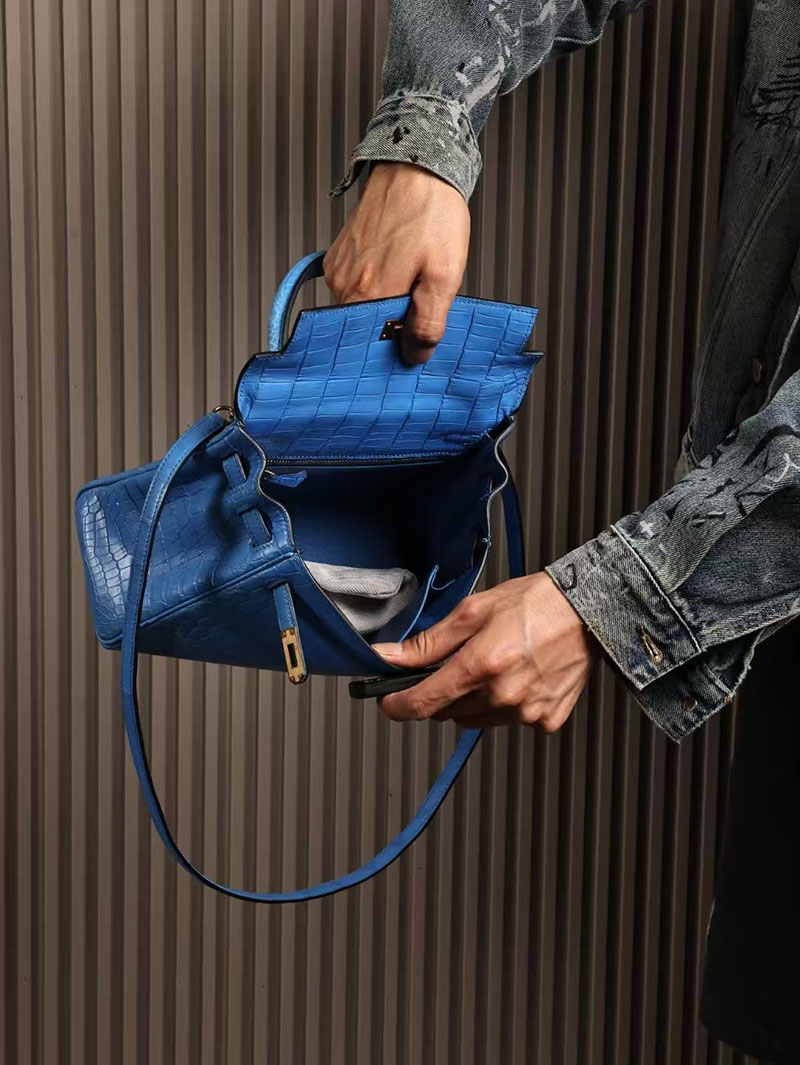 エルメスコピー ケリー25 定価 HERMES ケリー25 内縫い ブルーイドラ クロコダイル ニロティカスマット ゴールド金具 2524066 - 画像 (2)