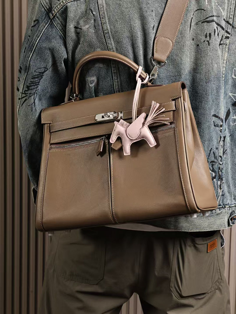 エルメスコピー メンズバッグ HERMES ケリーラキ35cm 内縫い エトゥープ スイフト シルバー金具 2524068 - 画像 (8)