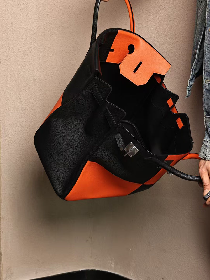 エルメスコピー メンズバッグ HERMES オータクロア40 黒 ブラック/オレンジ エバーカラー シルバー金具 2524074 - 画像 (2)