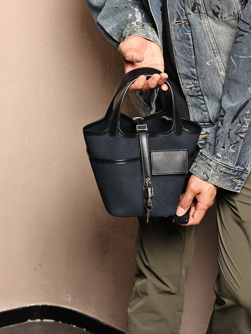 エルメスコピー HERMES ピコタンロック PM ポケット 黒 ブラック/ブルーニュイ トワルゴエラン×スイフト シルバー金具 2524083 - 画像 (2)